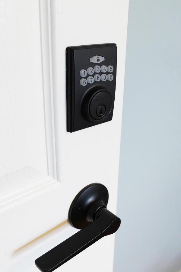 Ikonstay Accord Master With Privat Bath Toronto Exterior photo